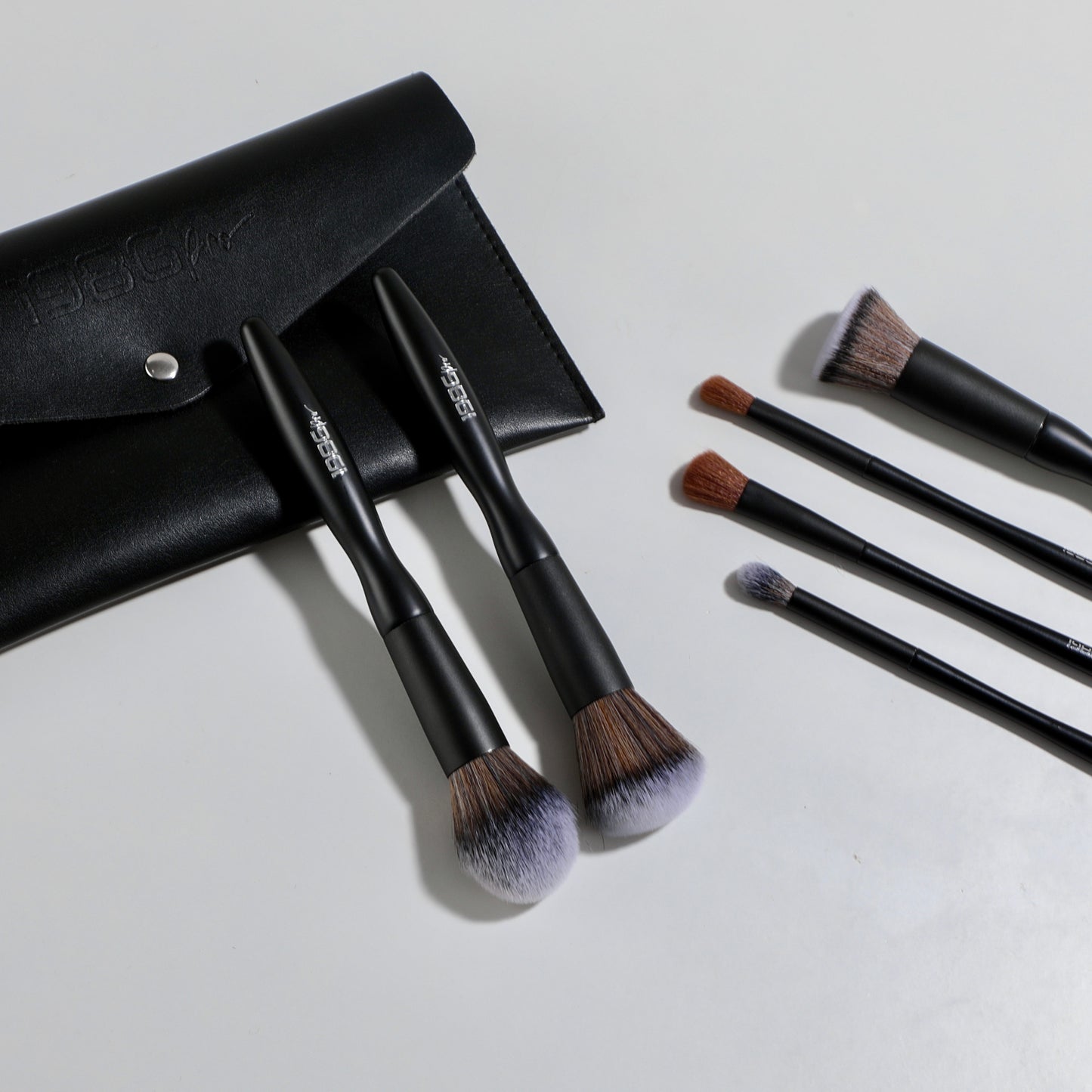 BLACK LUXE FACE & EYES 1986 PRO TOOLS - 16 Piece Brush Set